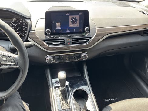 Used 2023 Nissan Altima 2.5 SV AWD/4WD image 23