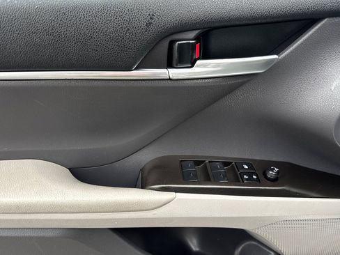 Used 2024 Toyota Camry SE w/ Cold Weather Package image 11