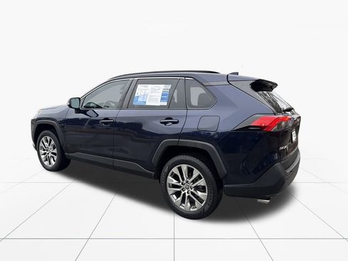 Used 2021 Toyota RAV4 XLE Premium image 6