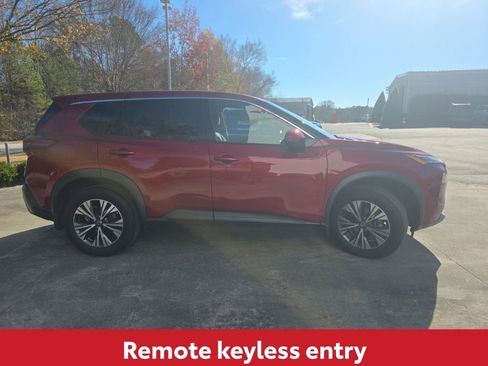 Used 2021 Nissan Rogue SV image 9