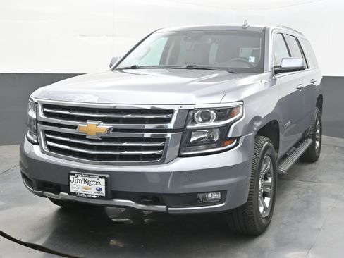 Used 2020 Chevrolet Tahoe LT w/ Luxury Package AWD/4WD image 4