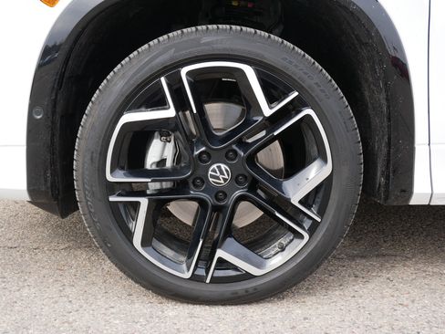 Used 2026 Volkswagen Tiguan SEL R-Line AWD/4WD image 7