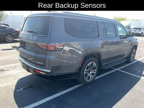 Used 2023 Jeep Wagoneer L Series II image 5