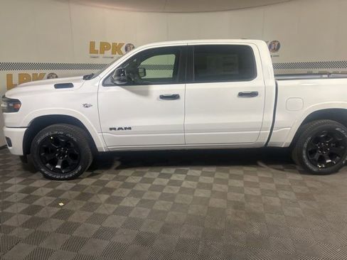 New 2026 RAM 1500 4x4 Crew Cab image 7