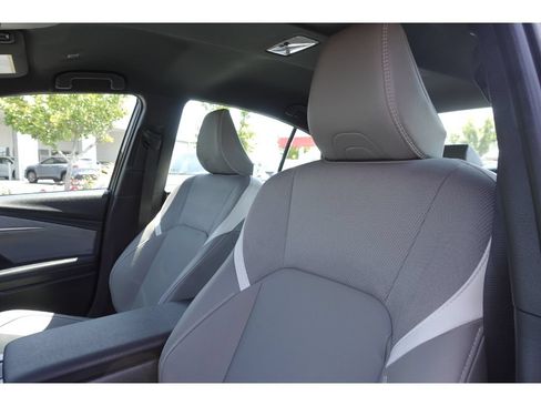 Used 2025 Toyota Camry SE w/ Convenience Package FWD image 11