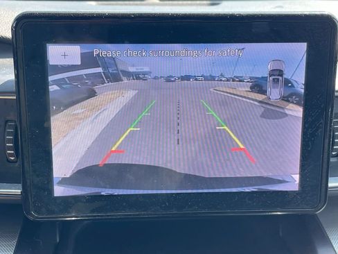 Used 2020 Ford Explorer XLT w/ Equipment Group 202A AWD/4WD image 16