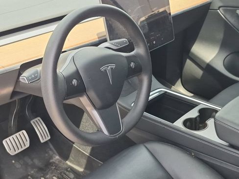 Used 2022 Tesla Model Y Performance AWD/4WD image 10