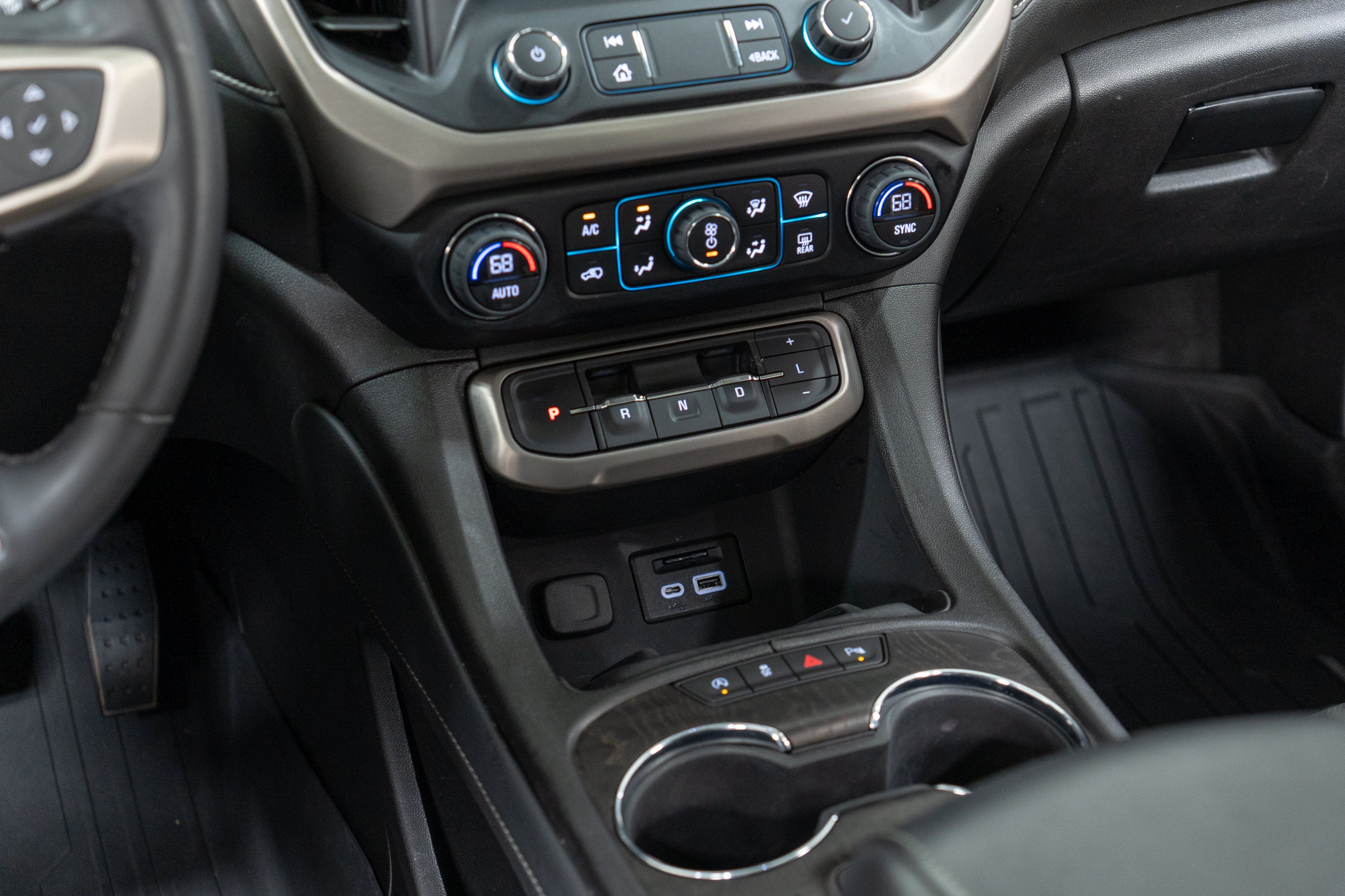 Used 2023 GMC Acadia Denali w/ Denali Ultimate Package FWD image 20