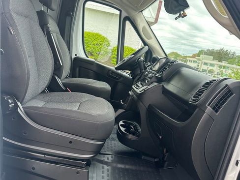 Used 2025 RAM ProMaster 2500 w/ Convenience Group FWD image 30