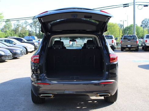 Used 2019 Buick Enclave Essence FWD image 8