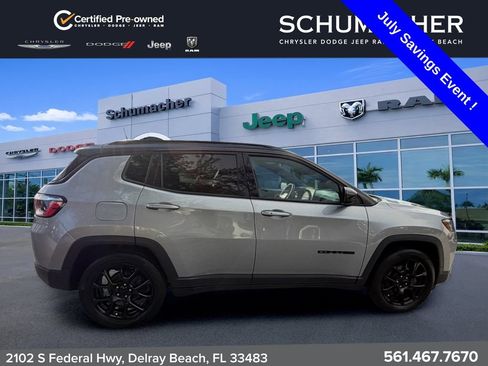 Used 2022 Jeep Compass Latitude FWD image 8