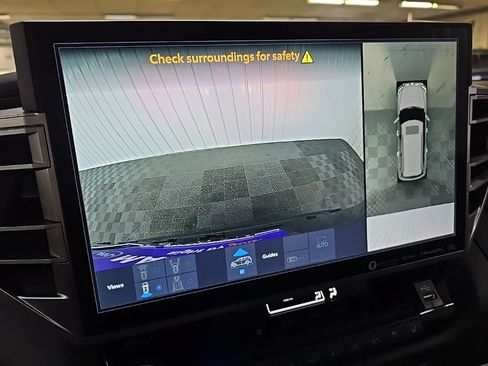 Used 2024 Toyota Sequoia Platinum AWD/4WD image 22