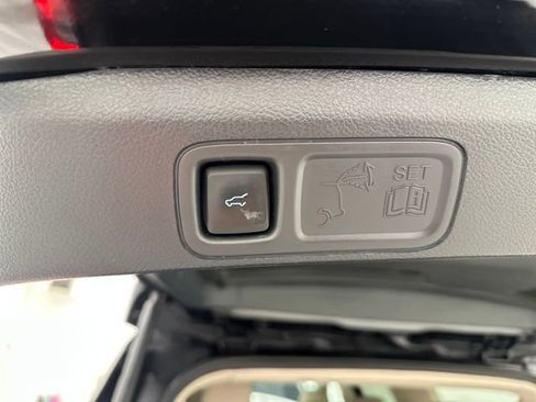 Used 2024 Ford Expedition Max Limited image 19