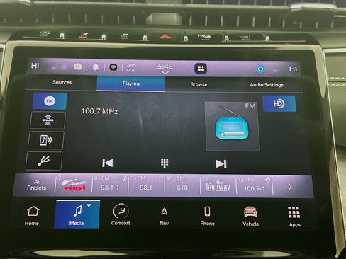 Used 2022 Jeep Grand Cherokee L Limited w/ Black Appearance Package image 21