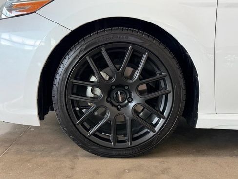 Used 2019 Toyota Camry XSE FWD image 9
