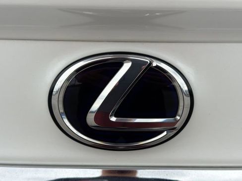 Used 2015 Lexus ES 300h w/ Navigation System Package image 11