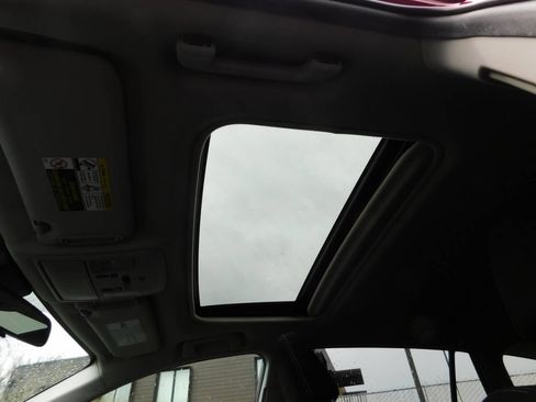 Used 2018 Toyota RAV4 XLE image 19