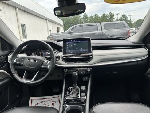 Used 2022 Jeep Compass Limited w/ Sun and Sound Group image 17