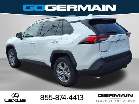 Used 2025 Toyota RAV4 LE AWD/4WD image 9