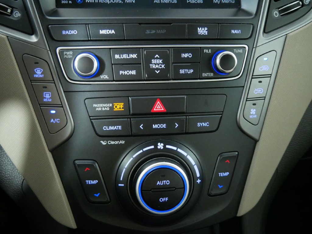 Used 2018 Hyundai Santa Fe Limited AWD/4WD image 30