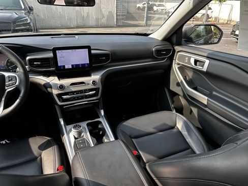 Certified 2023 Ford Explorer XLT w/ Equipment Group 202A AWD/4WD image 17