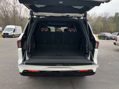 New 2026 Lincoln Navigator Reserve image 19