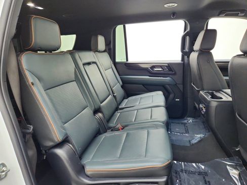 Used 2025 GMC Yukon XL AT4 AWD/4WD image 31