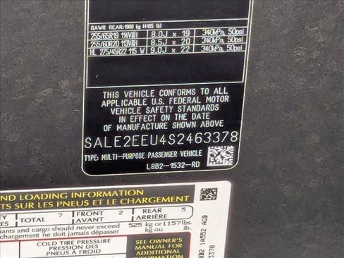 Used 2025 Land Rover Defender 110 X-Dynamic SE AWD/4WD image 19