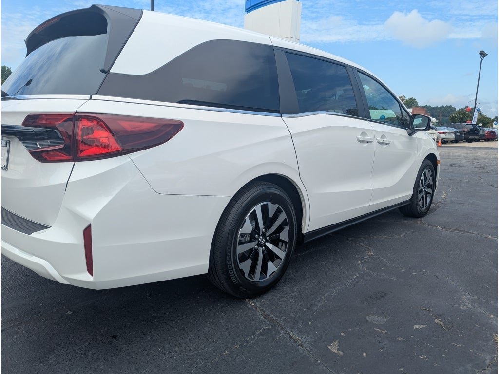 New 2026 Honda Odyssey EX-L image 3
