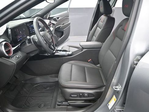 Used 2026 Chevrolet Trax RS w/ Sunroof Package FWD image 12