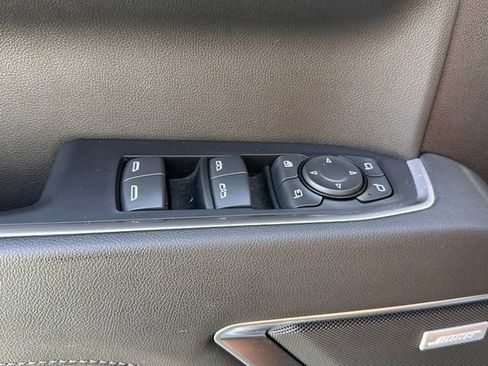Used 2023 Chevrolet Silverado 1500 LTZ AWD/4WD image 19
