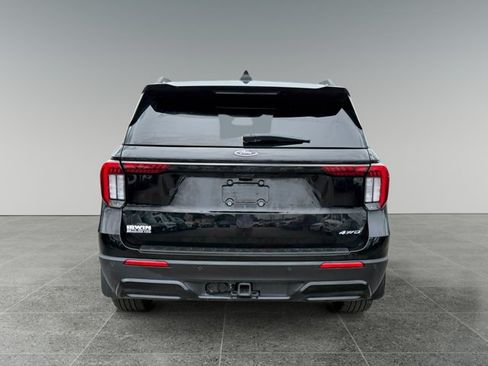 Certified 2025 Ford Explorer ST-Line AWD/4WD image 5