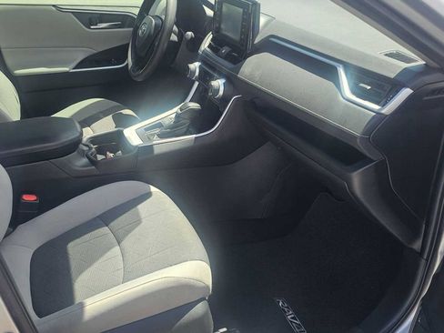Used 2019 Toyota RAV4 XLE FWD image 23
