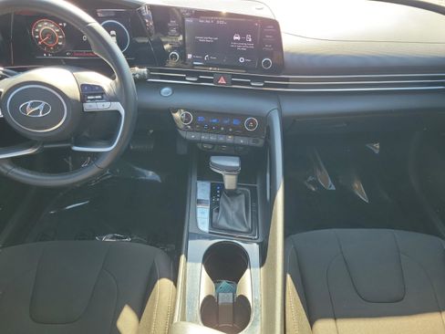 Used 2022 Hyundai Elantra SEL w/ Convenience Package image 15