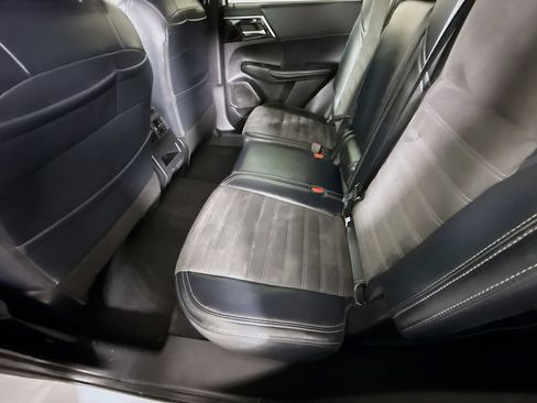 Used 2024 Mitsubishi Outlander SE Black Edition AWD/4WD image 27