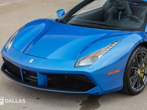 Used 2018 Ferrari 488 Spider RWD image 7