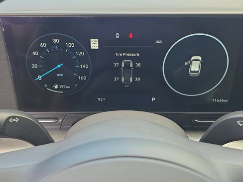 Used 2024 Hyundai Kona Limited FWD image 27