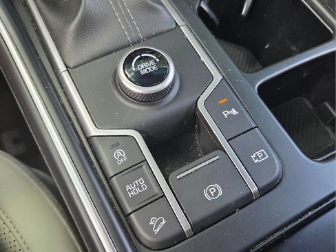 Certified 2025 Kia Sorento S w/ Panoramic Sunroof Package FWD image 24