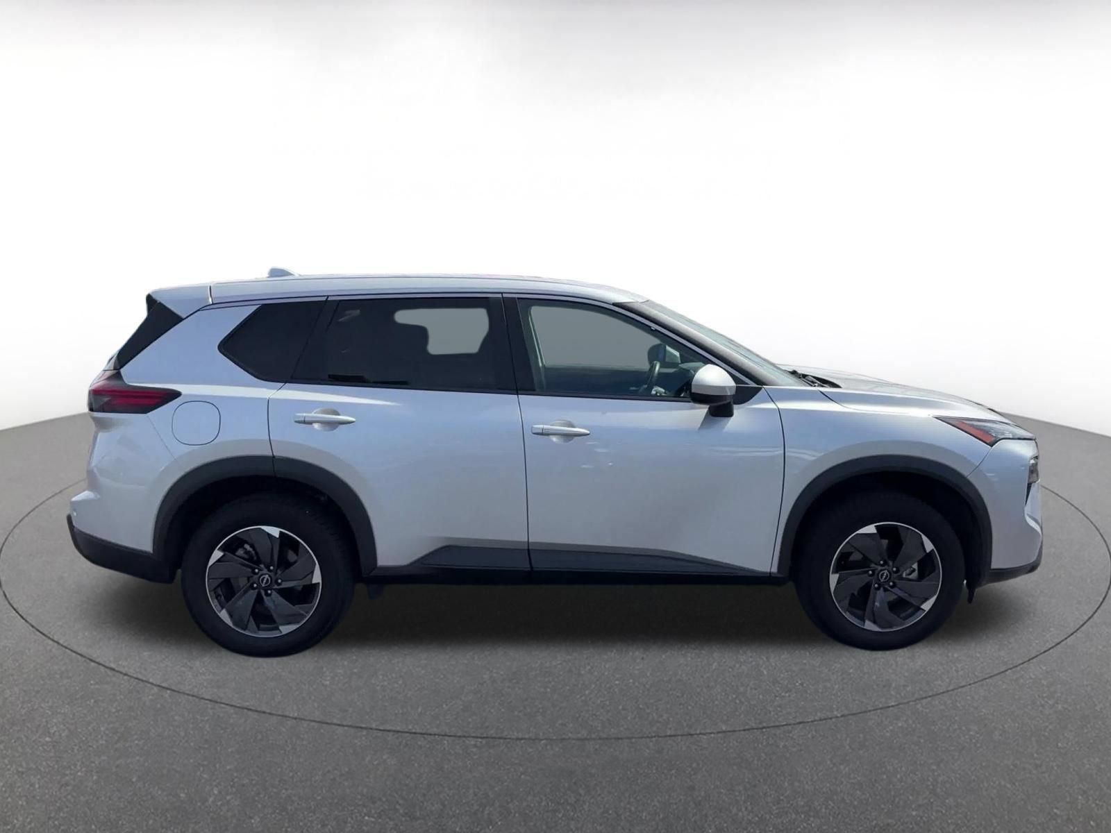 Used 2025 Nissan Rogue SV AWD/4WD image 15