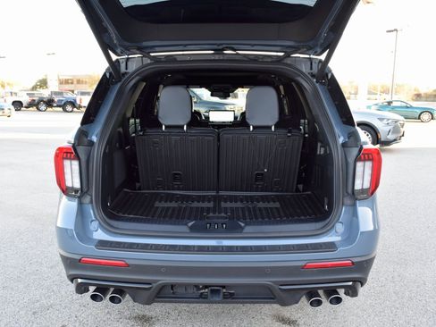 Certified 2025 Ford Explorer ST image 22