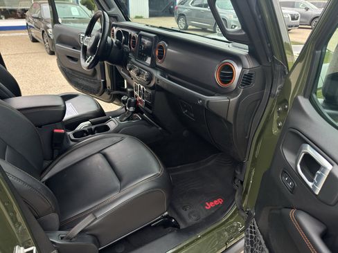 Used 2021 Jeep Gladiator Mojave w/ Dual Top Group AWD/4WD image 40