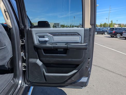 Used 2020 RAM 2500 Big Horn w/ Level 1 Equipment Group AWD/4WD image 36