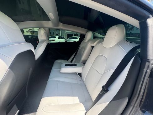 Used 2022 Tesla Model 3 Long Range AWD/4WD image 7