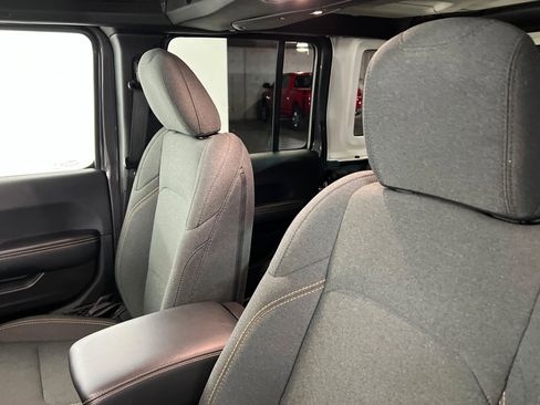 Certified 2025 Jeep Wrangler Sahara image 16