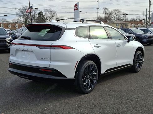 New 2025 Toyota Crown Signia Limited image 4