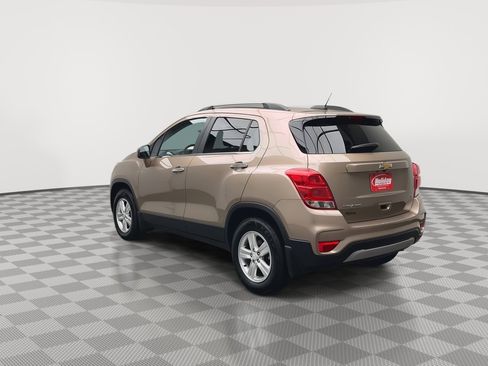 Used 2019 Chevrolet Trax LT w/ Sun & Sound Package AWD/4WD image 36