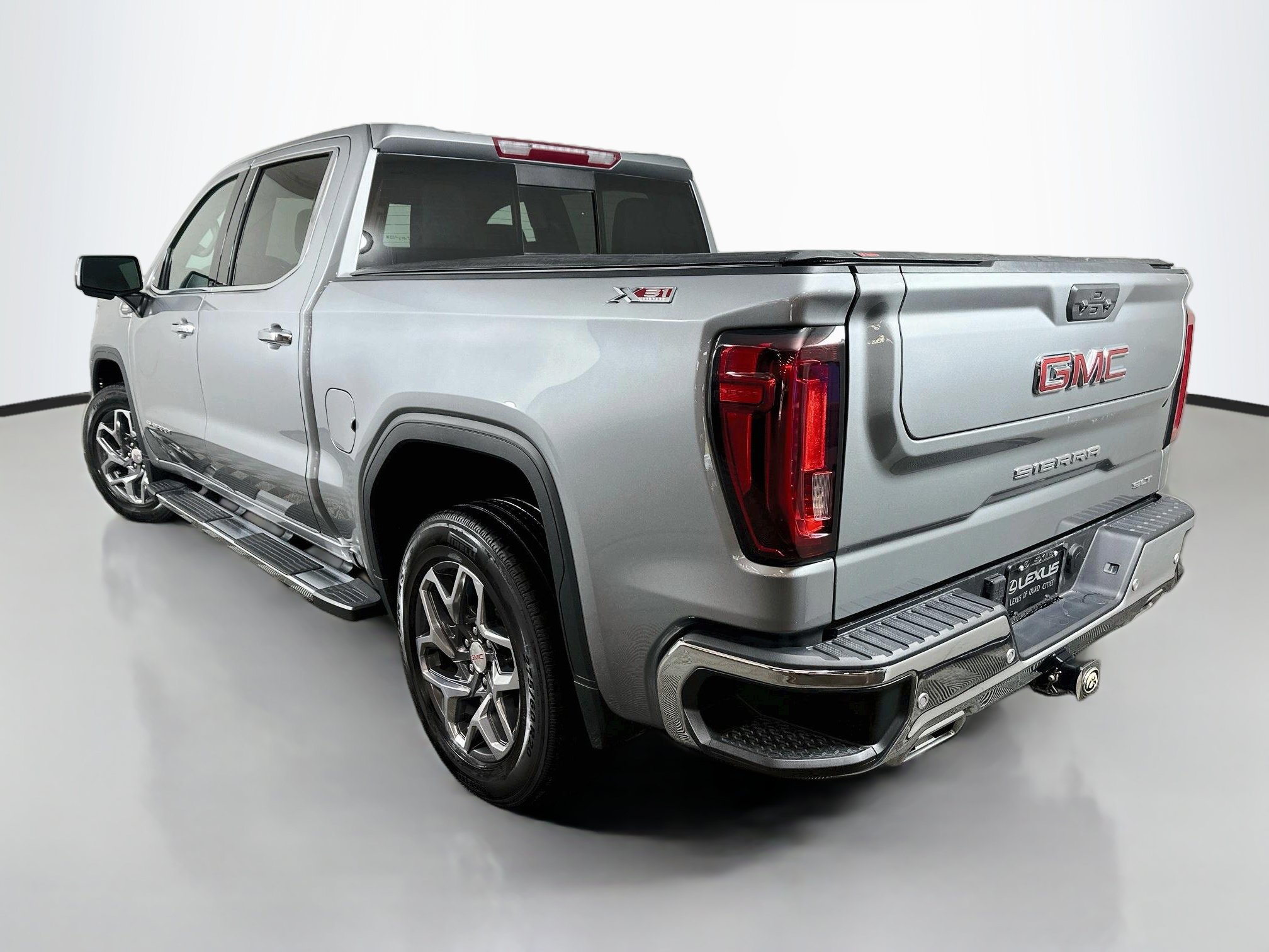 Used 2024 GMC Sierra 1500 SLT w/ SLT Premium Plus Package AWD/4WD image 5