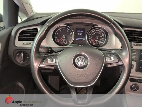 Used 2017 Volkswagen Golf SE FWD image 19