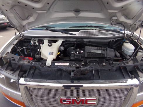 Used 2010 GMC Savana 1500 w/ Preferred Equipment Group RWD image 46
