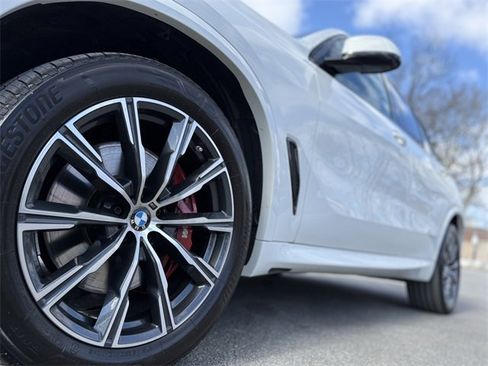 Used 2023 BMW X5 xDrive40i w/ M Sport Package image 10